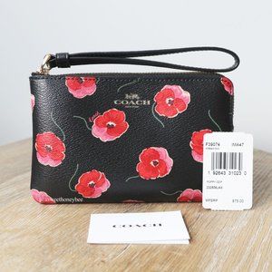 *SOLD* *NEW* COACH FLOWER ZIP WRISTLET - BLACK